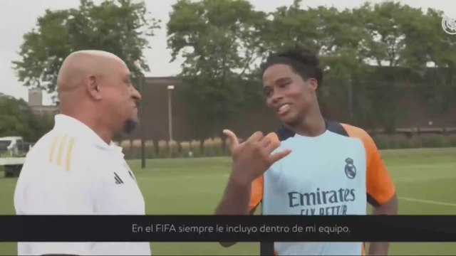 Endrick vacila a Roberto Carlos y este no tarda en devolvérselo: tiene personalidad