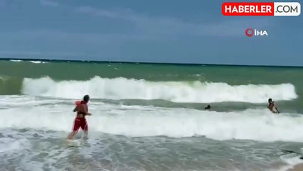 İstanbul'da riskli bölgede denize girdi, ölümle burun buruna geldi: Cankurtaranlar zamanla yarıştı