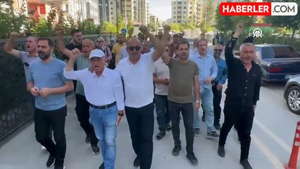 Van'da işten çıkarılan işçiler eylemlerine devam ediyor