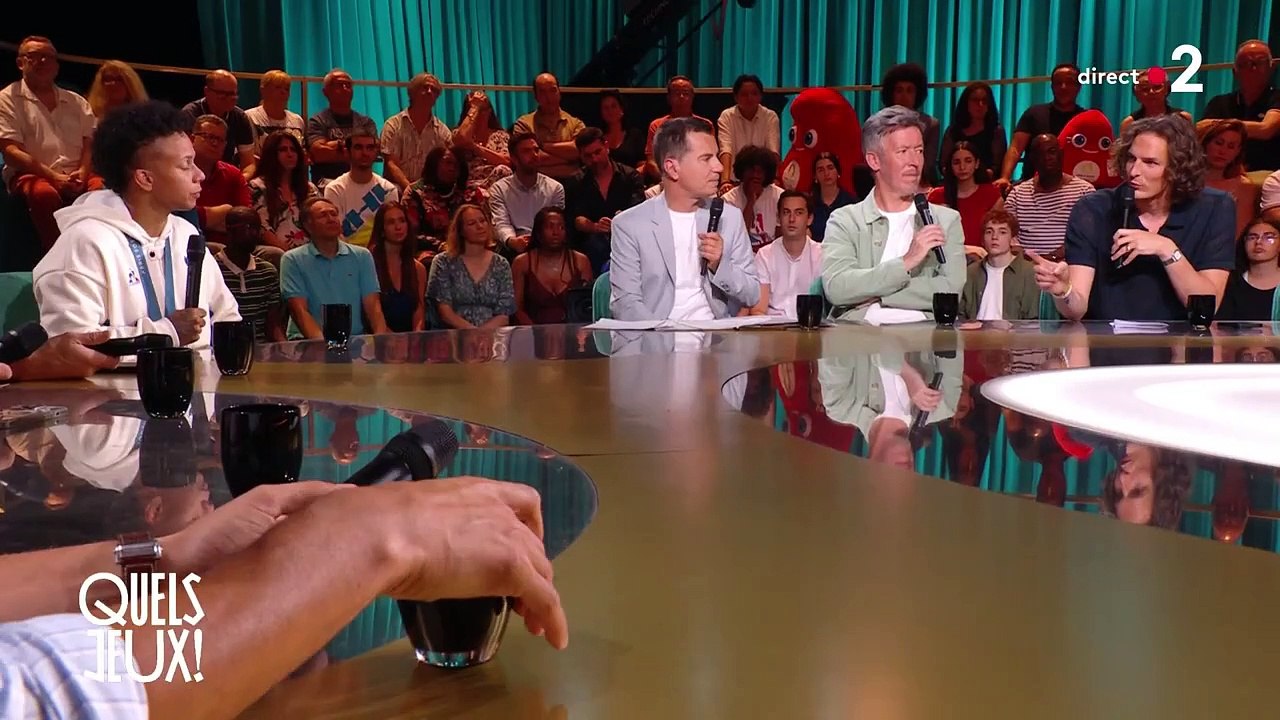 Léa Salamé critiquée par Pierre Ménès après cette interview de Amandine Buchard