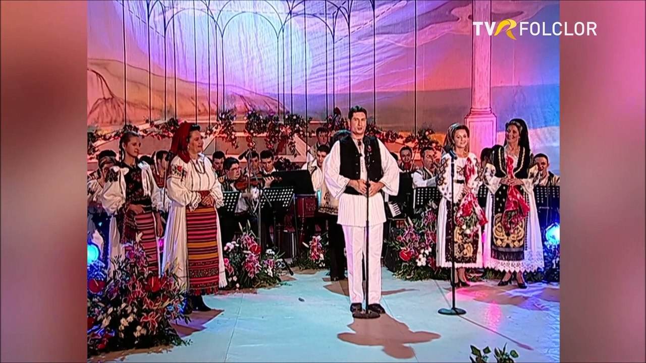 Aurelian Suciu si Petre Sabadeanu - Spectacol Tezaur folcloric (arhiva TVR)