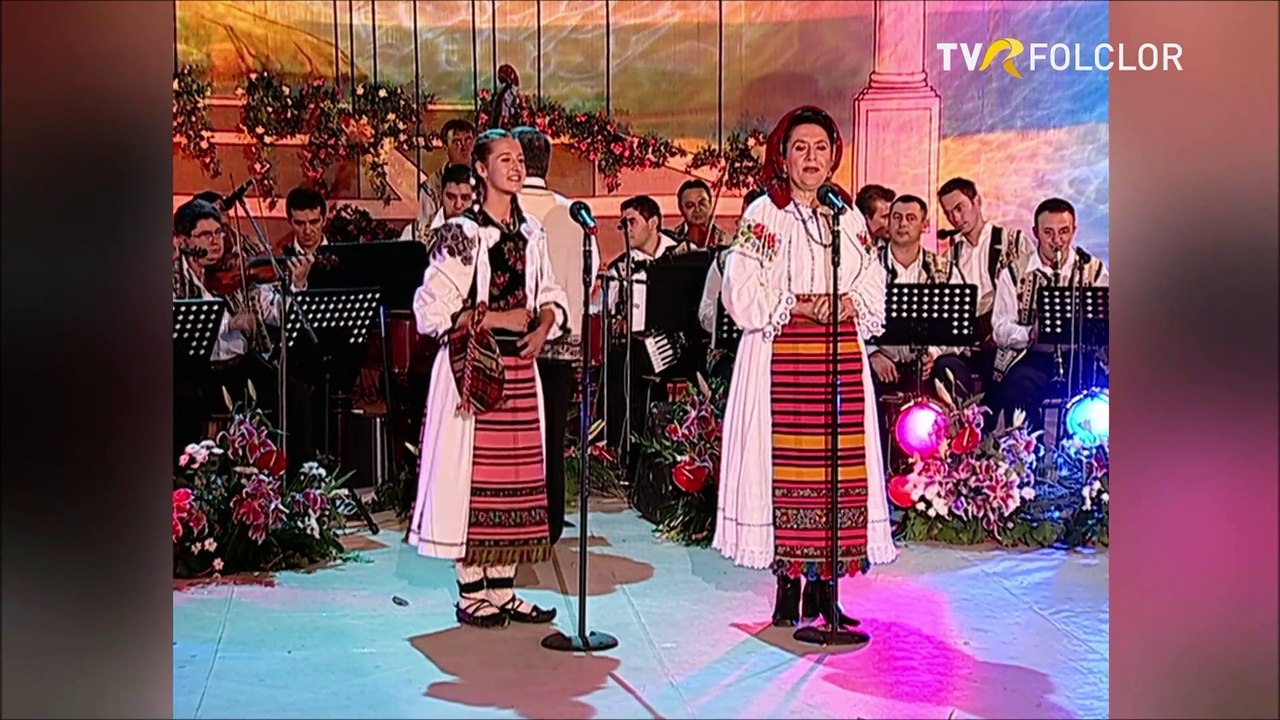Maria Pavelean si Valeria Peter Predescu - Ia-ma-n brate, dorule (Spectacol Tezaur folcloric - arhiva TVR)
