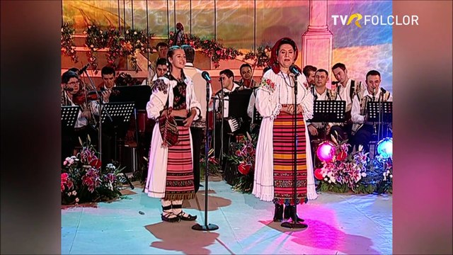 Maria Pavelean si Valeria Peter Predescu - Ia-ma-n brate, dorule (Spectacol Tezaur folcloric - arhiva TVR)