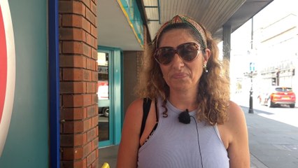 London: Should kids have smartphones?