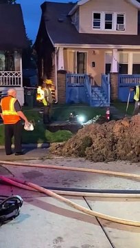 Two houses destroyed in Hazel Park fire