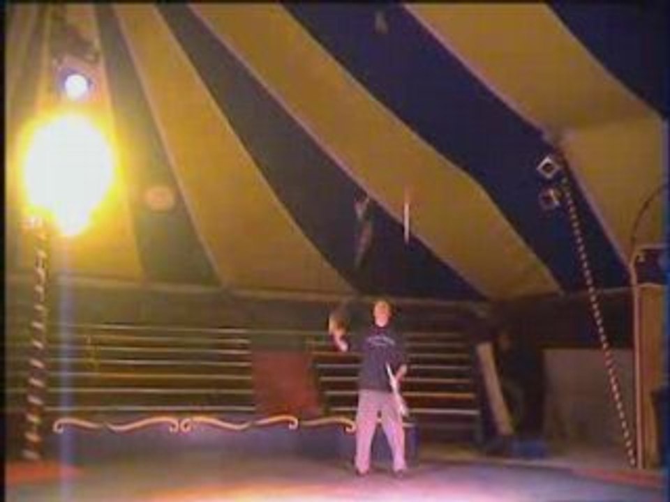For jugglers only 2 !