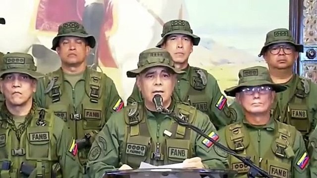 El ministro de Defensa de Venezuela, Padrino López le reafirma absoluta lealtad y apoyo incondicional a Nicolás Maduro.