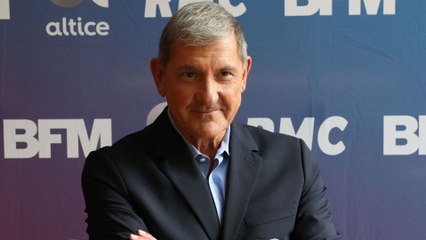 GALA VIDÉO - Yves Calvi : qui est Valérie, sa femme depuis plus de 30 ans ? (1)