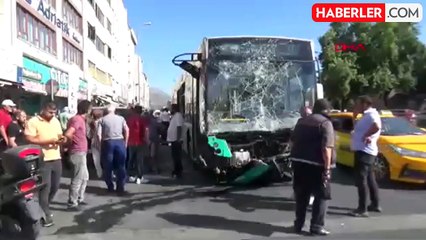 Kayseri'de freni boşalan otobüs yayalara çarptı: 4 yaralı