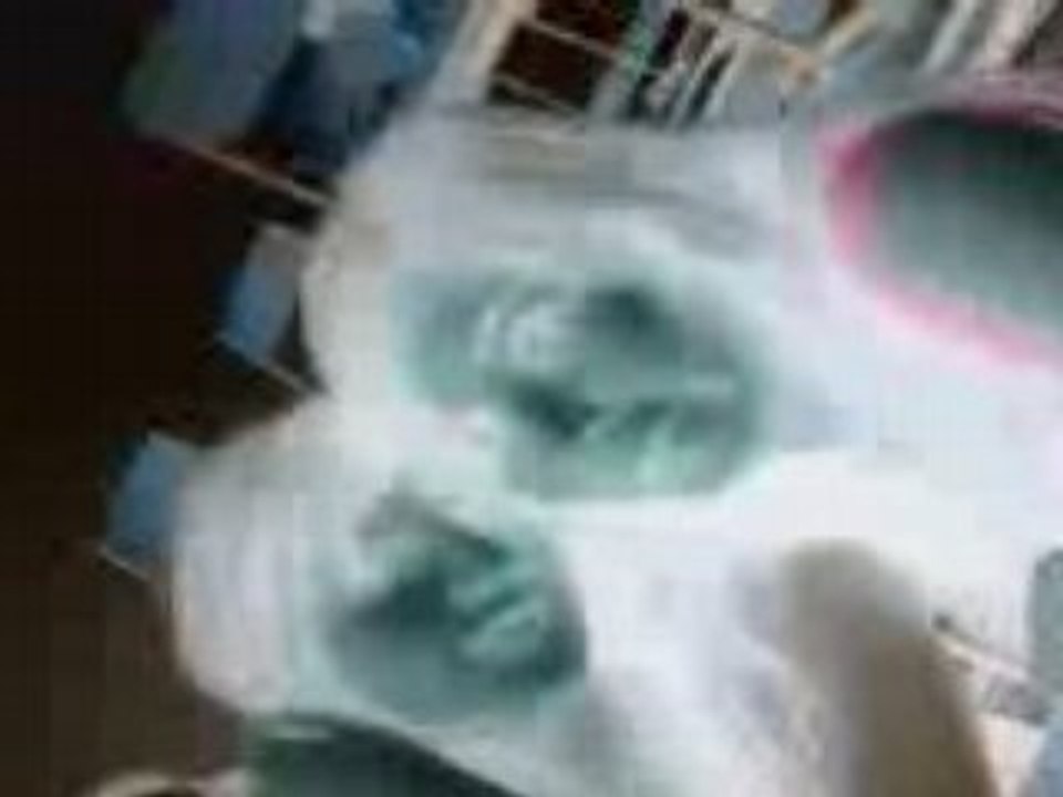 Ne me gLeDaii taKa...