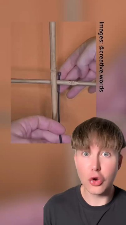 Comment fixer deux tuteurs perpendiculairement