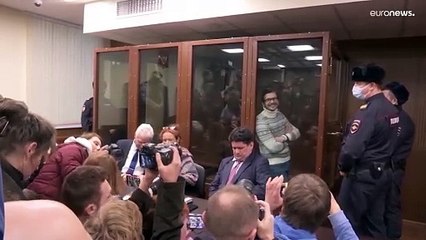 روسيا.. نقل عدد من السجناء المعارضين نحو "مكان مجهول"