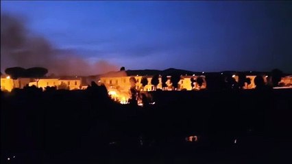 Incendio lungo l'argine dell'Arno, paura a Sovigliana