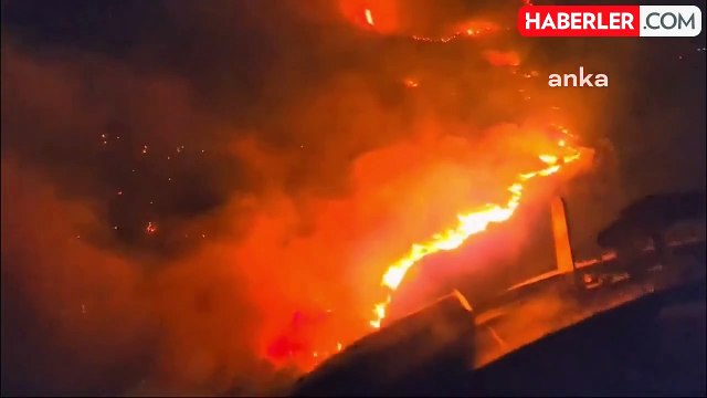 Urla'da meydana gelen orman yangını kontrol altına alınmaya çalışılıyor