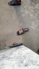 Côte d’Ivoire : une femme saute du pont De Gaulle (VIDEO)