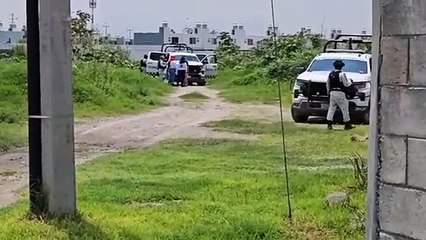 Télécharger la video: El Colectivo Guerreros Buscadores de Jalisco localizaron restos humanos en Santa Cruz del Valle