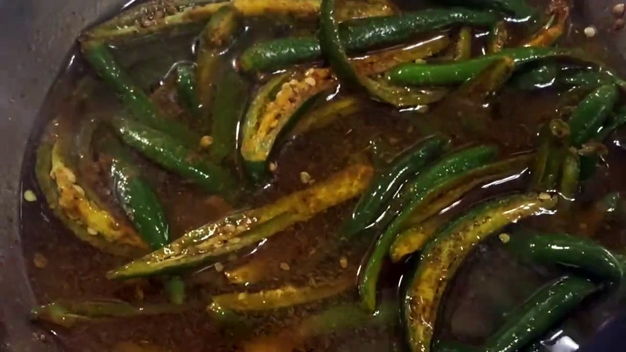 Green chili pickle |Ú¾Ø±Û ÙØ±ÚÙ Úº Ú©Ø§ Ø§ÚØ§Ø±|Cooking with fozia|