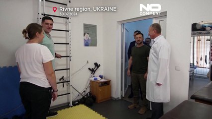 الرئيس الأوكراني يزور  الجنود الجرحى في مستشفى عسكري في ريفني