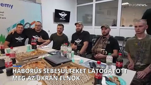 Háborús sebesülteket látogatott meg az ukrán elnök