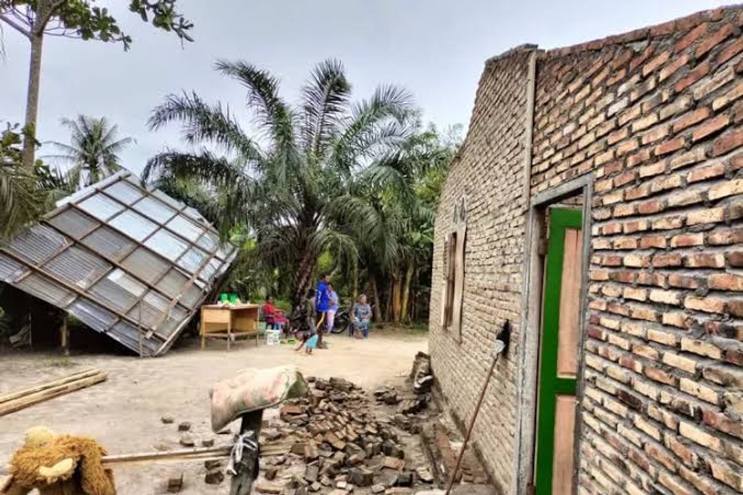 Puting Beliung Landa Serdang Bedagai, Puluhan Rumah Rusak