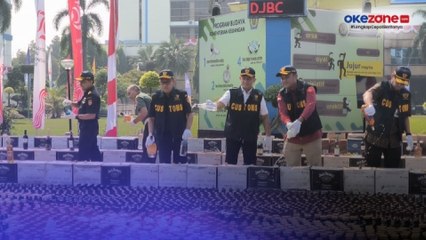 Bea Cukai Musnahkan 162 Ribu Botol Miras dan 12 Juta Batang Rokok Ilegal Senilai Rp165 Miliar