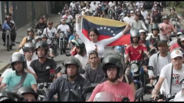 Proteste in Venezuela, secondo Ong almeno 11 morti e decine di feriti