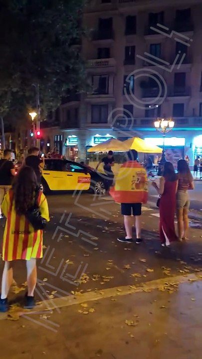 Incidente entre unos aficionados de España y un taxista en Barcelona