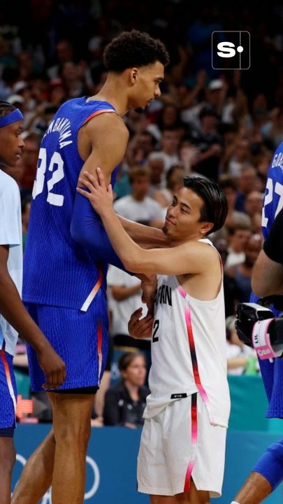 JO 2024 : ces impressionnants clichés de Victor Wembanyama et d’un basketteur japonais