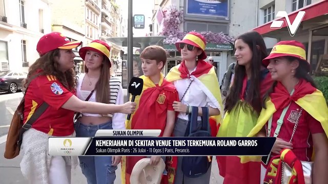 Azlan Mubin sempat meninjau venue acara tenis yang terkenal, iaitu Stade Roland Garros