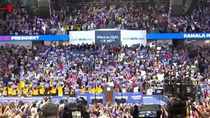 Poll Has Harris Even With Trump in Swing States