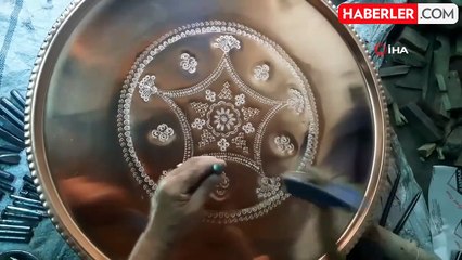 Kahramanmaraş'ta 64 yıldır bakır tepsilerine şekil veriyor