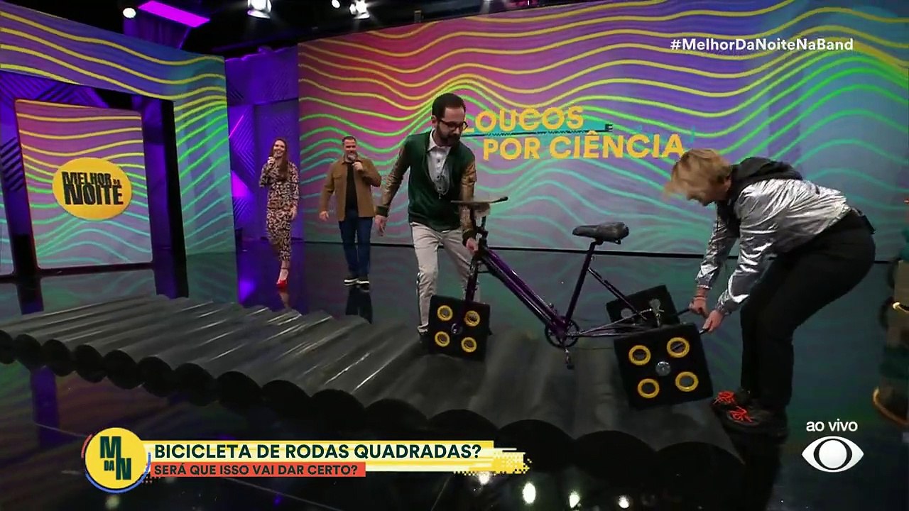 Loucos Por Ciência fazem experiência com bicicleta quadrada. Será que deu certo?