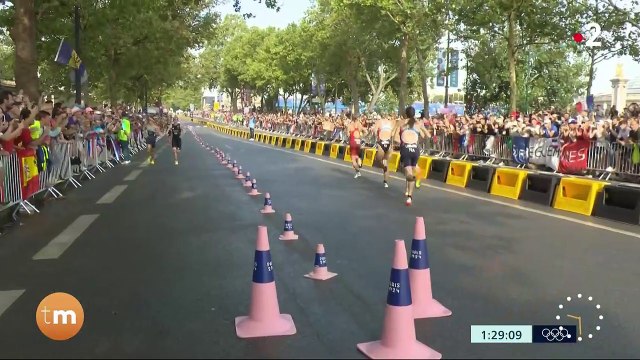 Thomas Sotto interpellé en direct dans Télématin par la maman de Jean-Baptiste Marteau, sur France 2.