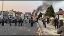 Southport, scontri alla veglia delle vittime davanti alla moschea