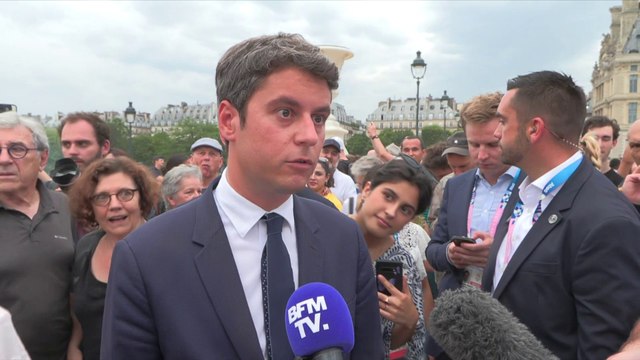 Gabriel Attal vient voir la vasque olympique dans le jardin des Tuileries à Paris