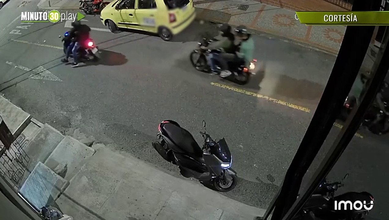 Se iban a robar una moto en combo, pero los asustó un perro