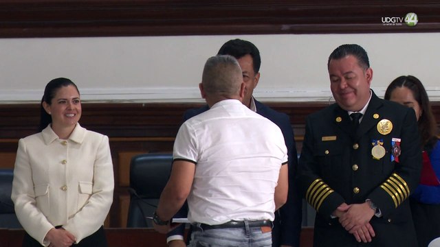 Realizan reconocimiento a 24 bomberos que cumplieron 30 años de servicio