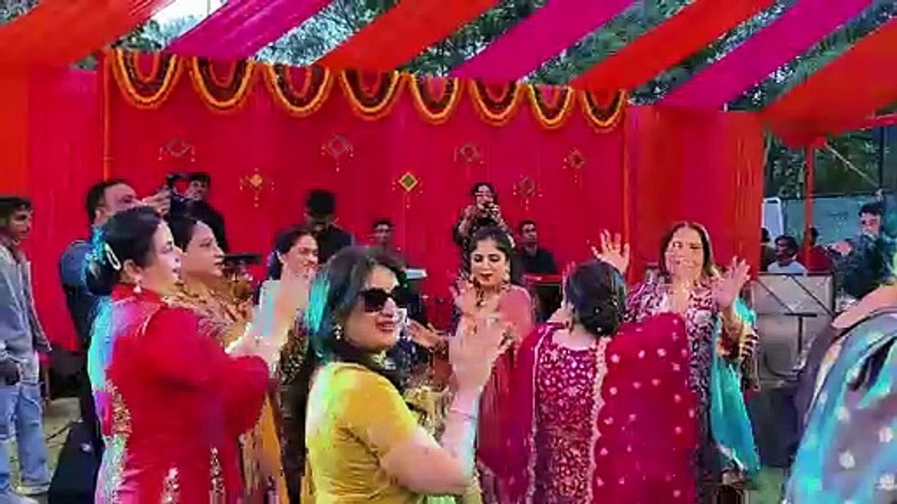 Mehndi Sangeet Singers | Mehndi Singers Near Me | Mehndi Singers Near In Delhi - Punjabi Folk Female Singer For Wedding | Book Best Punjabi Singer In Delhi | Singers