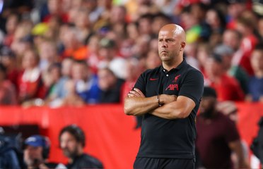 Slot praises Liverpool role model Salah