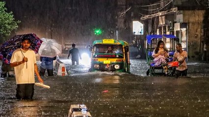 Delhi Rain: भारी बारिश ने खोली दिल्ली की पोल, पूरा सिस्टम फेल, आज स्कूल बंद,कई विमान सेवाएं प्रभावित