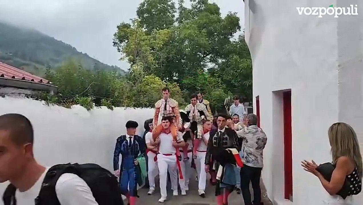 Morante de la Puebla, Daniel Luque y Juan Ortega salen a hombros en el corazón del País Vasco