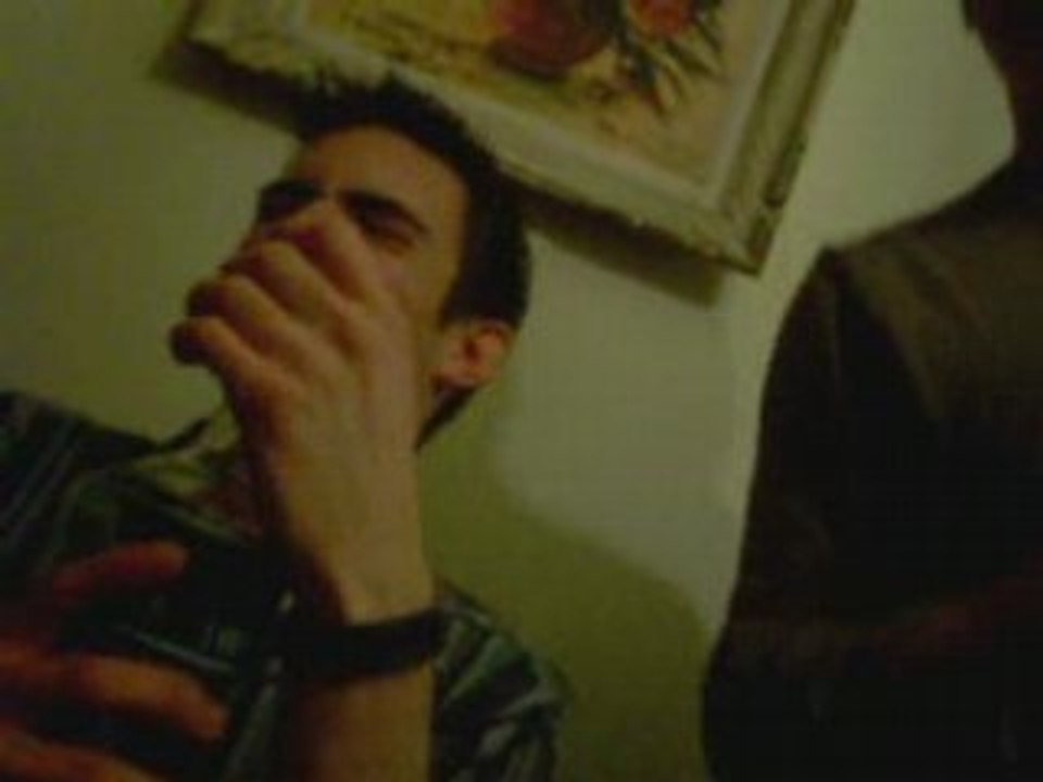 Jojo le nouveau Queen et l'apparition d'un sapin