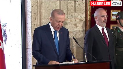 YAŞ toplantısı öncesi Erdoğan'dan Anıtkabir ziyareti! İşte Özel Defter'e düştüğü çarpıcı not