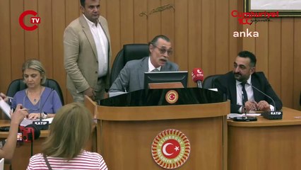 Télécharger la video: Behzat Ç. de o yasaya karşı... Erdal Beşikçioğlu: Sokak hayvanlarını belediyede görevlendireceğim