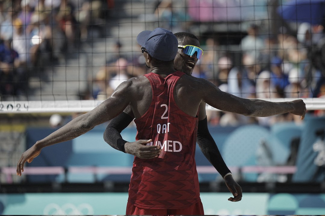 الثنائي القطري المكوّن من شريف يونس وأحمد تيجان يواصل تقديم عروضه القوية في الكرة الطائرة الشاطئية ضمن دورة الألعاب الأولمبية باريس 2024™