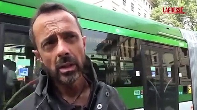 Incendio in corso Monforte a Milano, i vigili del fuoco: «Il palazzo ha subito molti danni»