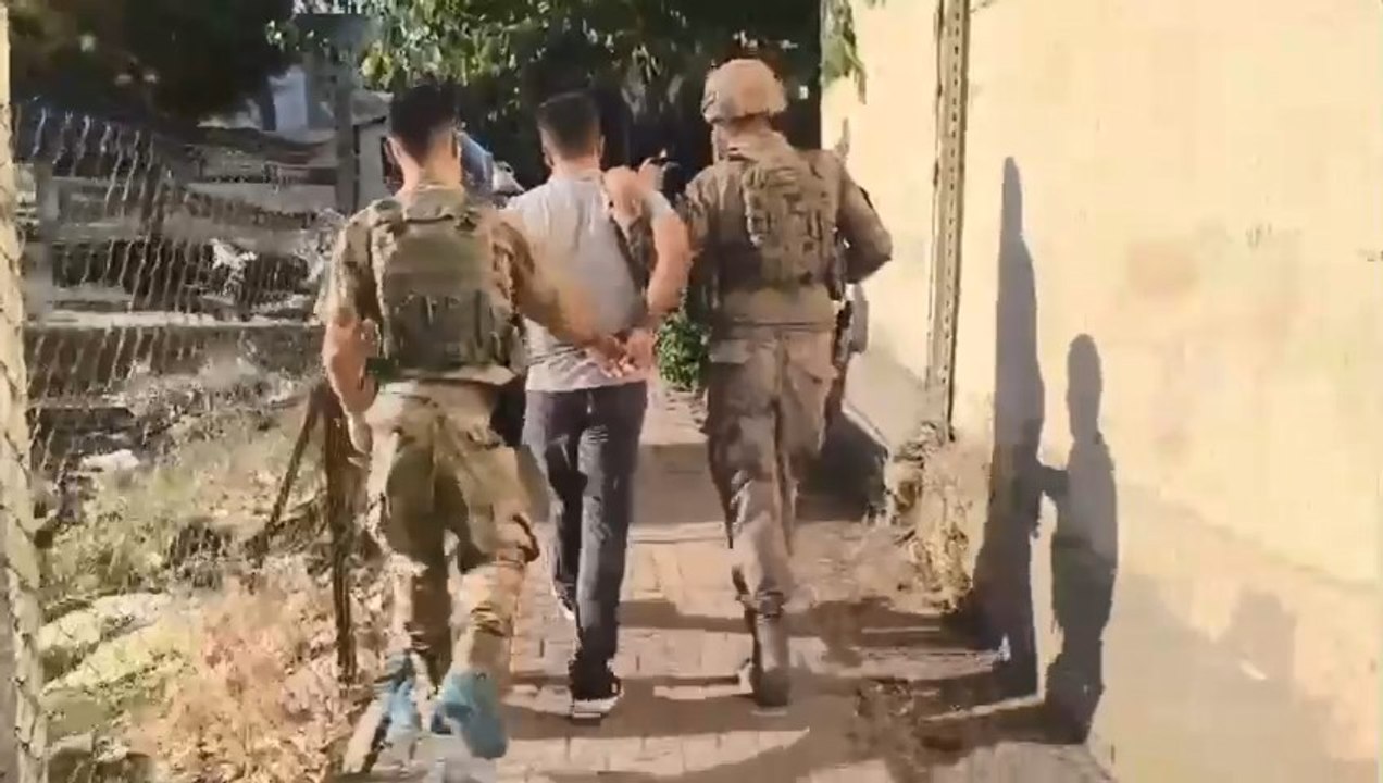 Halay çekip, slogan atarak terör örgütü propagandası yapan 5 şüpheli yakalandı