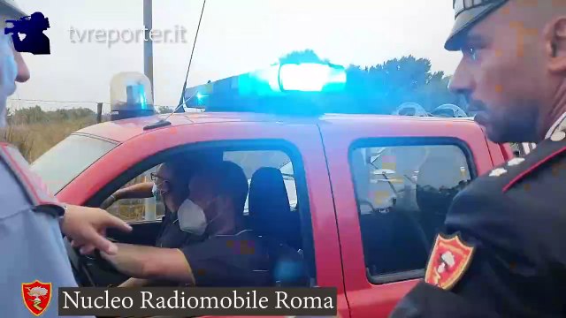 NUCLEO RADIOMOBILE INCENDI A ROMA, LA CRONACA IN DIRETTA A BORDO DELLE AUTORADIO DEI CARABINIERI(5)