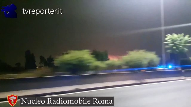 NUCLEO RADIOMOBILE INCENDI A ROMA, LA CRONACA IN DIRETTA A BORDO DELLE AUTORADIO DEI CARABINIERI(11)