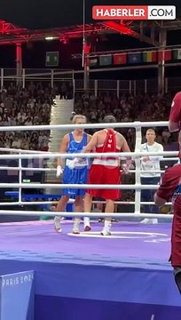 Son olimpiyat şampiyonu milli boksör Busenaz Sürmeneli, Paris'te çeyrek finale yükseldi